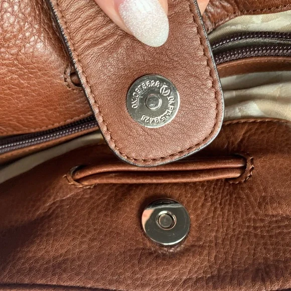 Beautiful brown leather Michael Kors bag. - Picture 6 of 13